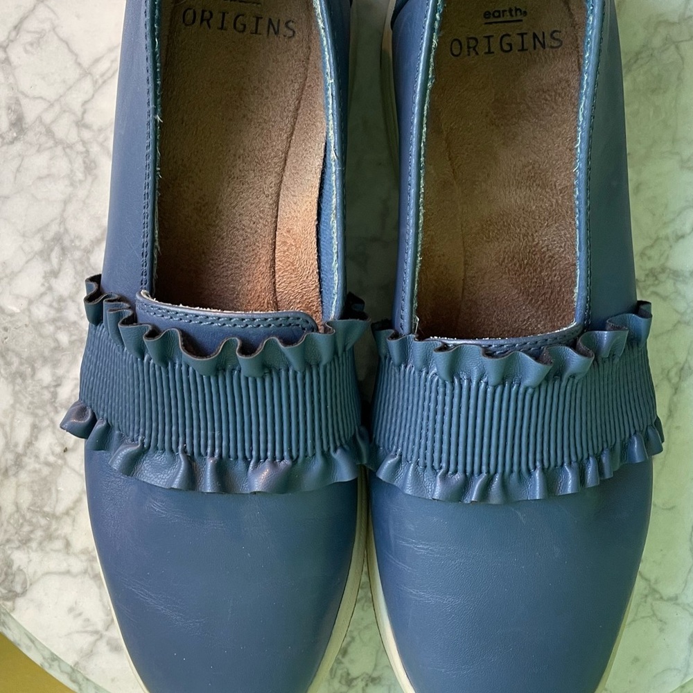 Earth Origins Blue Ruffle Toe Loafer - Picture 2 of 9